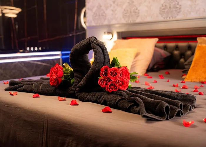 Romance & - Jacuzzi - Parking - * Menton